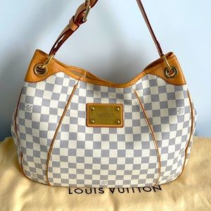 Louis Vuitton galliera Damier pm hobo handbag !!